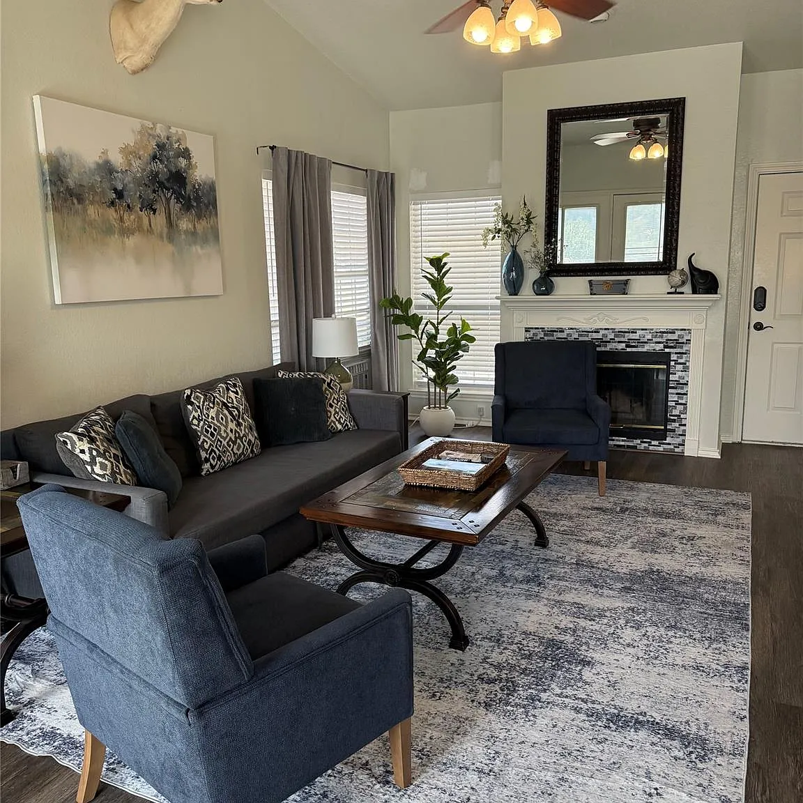 3404 American Dr — Photo 2