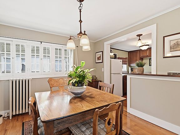 2nd image of 152 Regent St APT 3