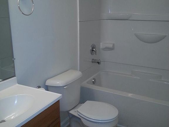 2 BR Apt Bathroom