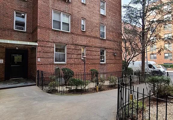 3rd image of 134-30 Franklin Ave #3D