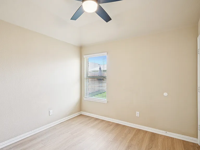 15937 Alvarado Dr — Photo 20