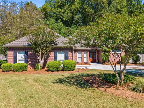 732 Towne Lake Dr, Montgomery, AL 36117