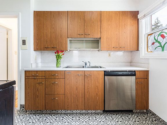 4th image of 2138 E Wilson Ave