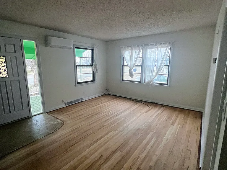 1410 W Broadway St #1410 — Photo 2