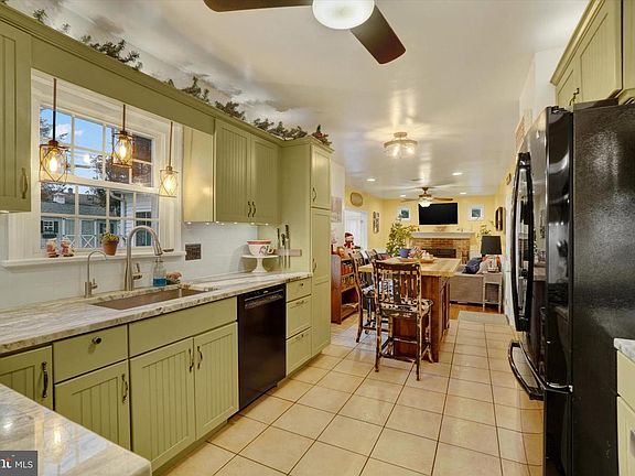 5th image of 333 Ashford Dr