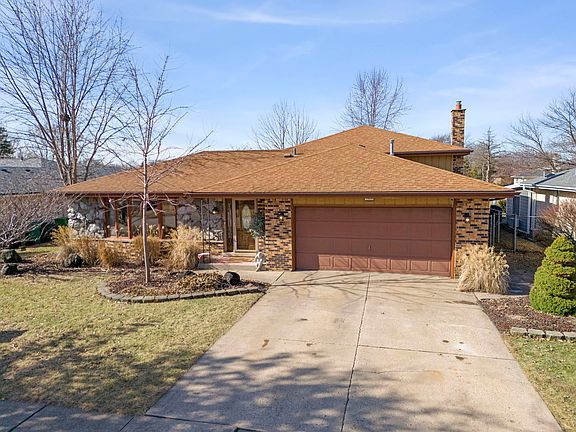 2nd image of 15608 Larkspur Ln