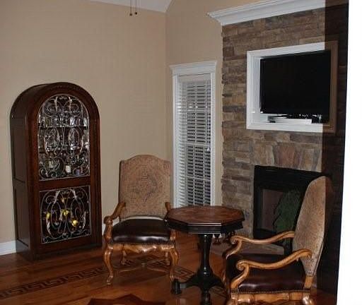 Keeping Room w/Inlaid Floor