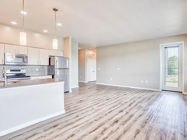 South Block Apartments — Photo 3