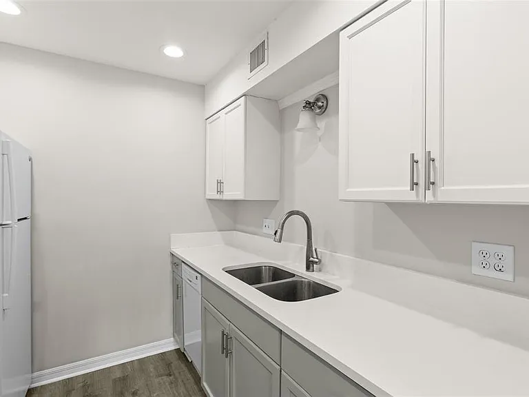 350 79th Ave N #134 — Photo 8