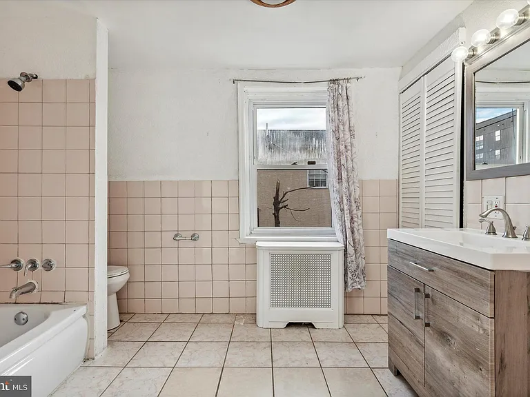 1225 N Howard St — Photo 12