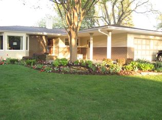 740 Kenwood Ave, Libertyville, IL 60048