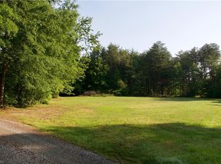 9805 McNeill Rd, Kernersville, NC 27284