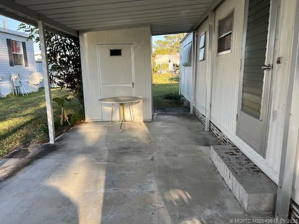 6240 Guava Ln, Lake Worth, FL 33462