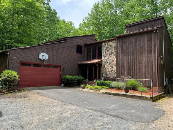 3302 Quail Ridge Ln, Matthews, NC 28104