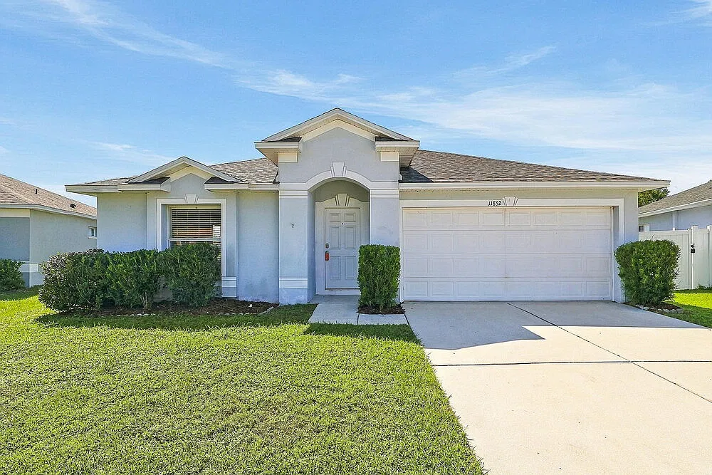 3 bed, 2.0 bath, 1473 sqft, $2,030 — Photo 1