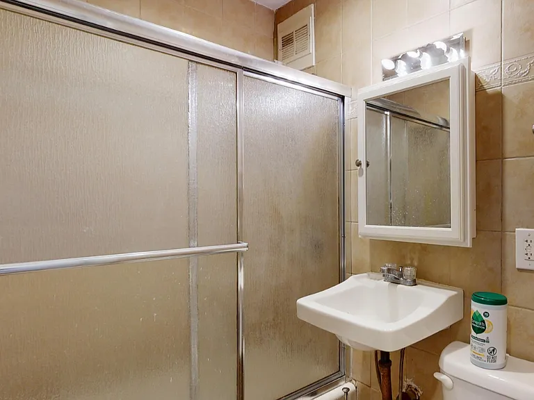 1598 3rd Ave #2A — Photo 5