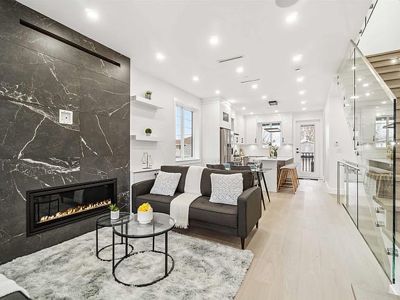 4th image of 5737 Clarendon St #1