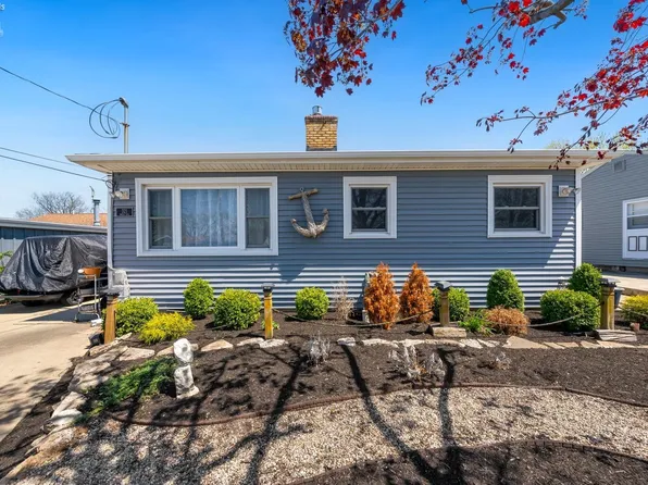 321 N Paul St, Lakeside Marblehead, OH 43440