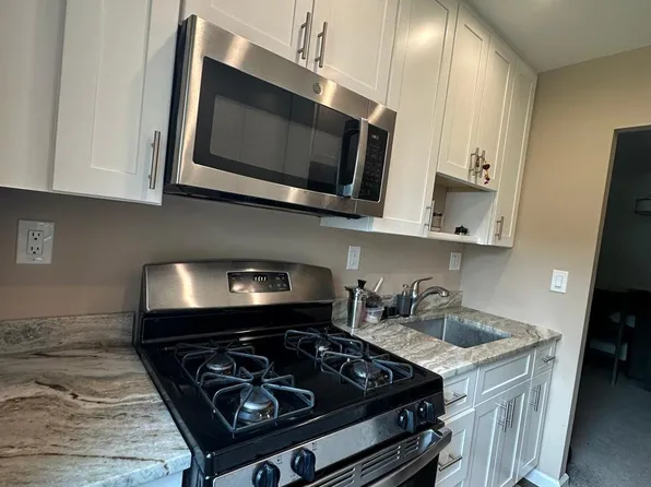 5 Oakdale Manor #B14, Suffern, NY 10901