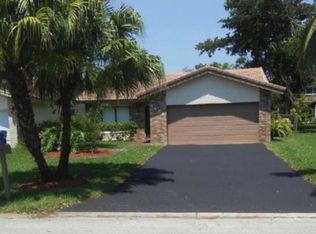1682 NW 93rd Ter, Coral Springs, FL 33071