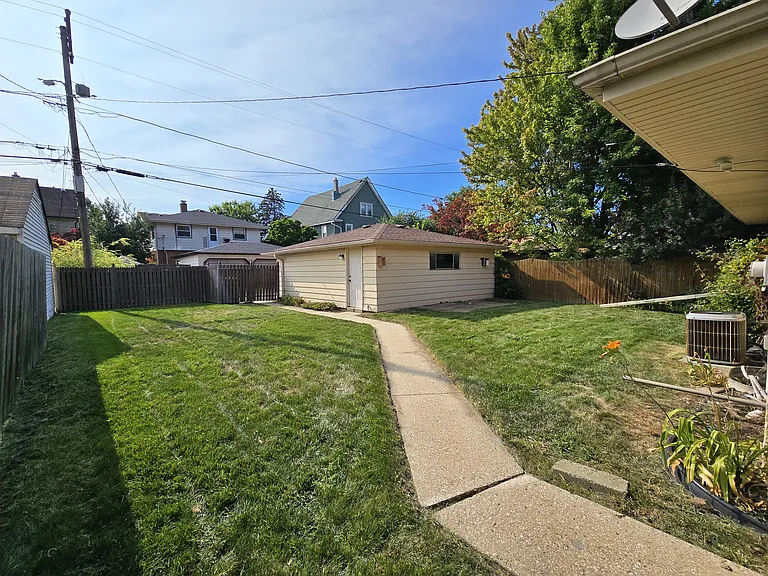 1515 S 59th St — Photo 2