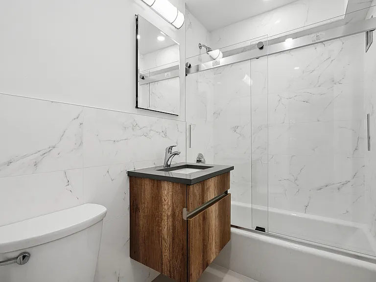 1540 Pelham Pkwy S #1G — Photo 7