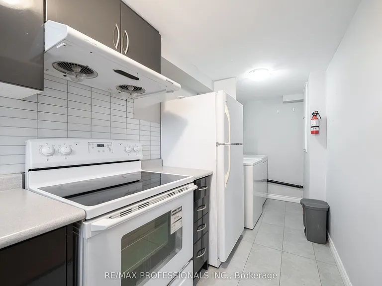 35A Bowie Ave #BASEMENT — Photo 14