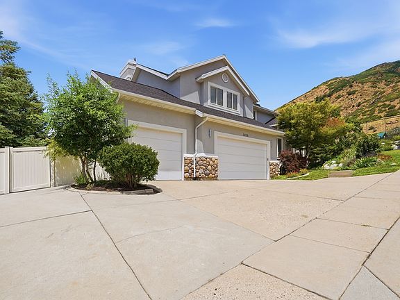 2nd image of 3439 E Canyon Cove Dr