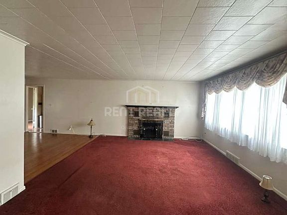 3rd image of 1 Sunny Ln