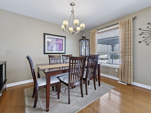 4th image of 115 Lions Gate Blvd