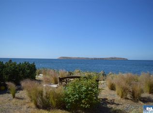 51 Beach Dr, Sequim, WA 98382