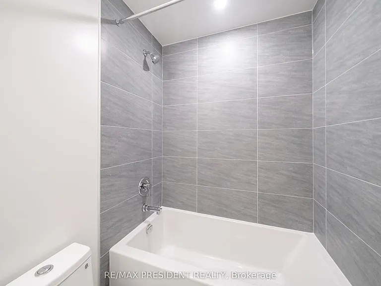 400 King St W #610 — Photo 9