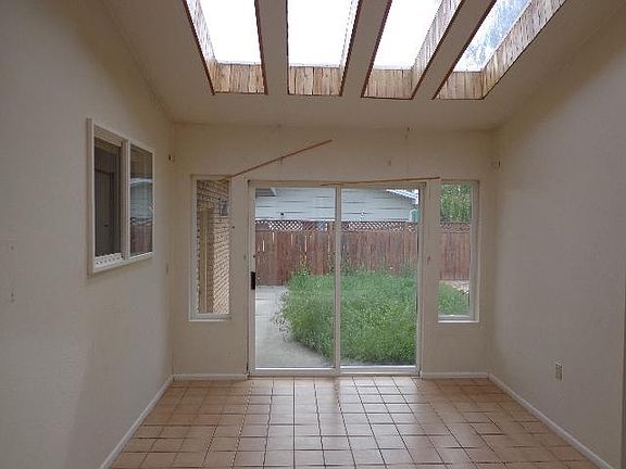 3rd image of 803 Hansen Ave
