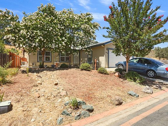 3rd image of 6019 W Park Dr