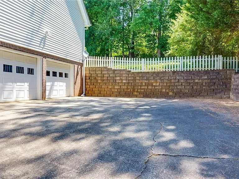 2890 Carrollton Ct — Photo 34