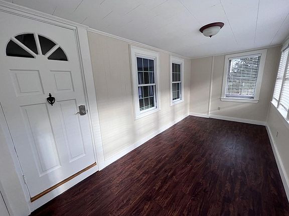 3rd image of 32 Broad St Unit B