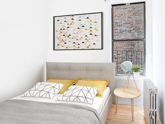 3rd image of 259 Bleecker St APT 2