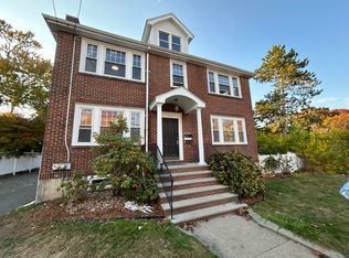 472 Pleasant St FLOOR 2, Melrose, MA 02176