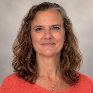 Beth  Curley