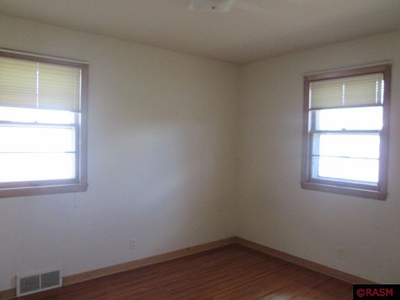 5th image of 107 Knollcrest Dr