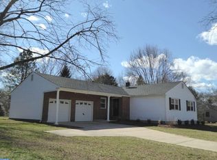 7 Darvel Dr, Princeton Junction, NJ 08550