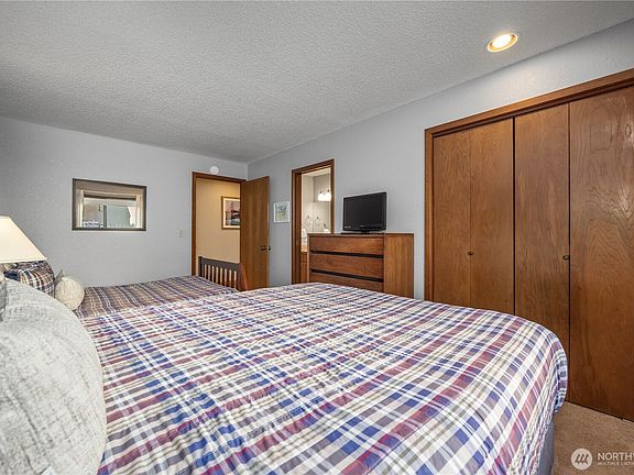 4th image of 100 Lake Chelan Shores Drive #11-3
