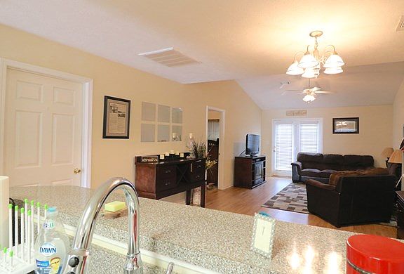5th image of 139 Violet Ct
