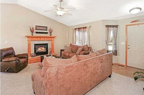 5th image of 725 N Cottonwood Cir
