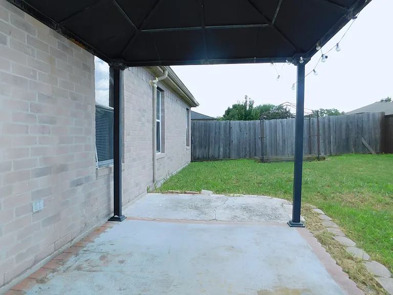 1648 Crown Point Dr — Photo 25