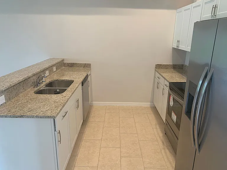 1026 Andalusia Blvd — Photo 11