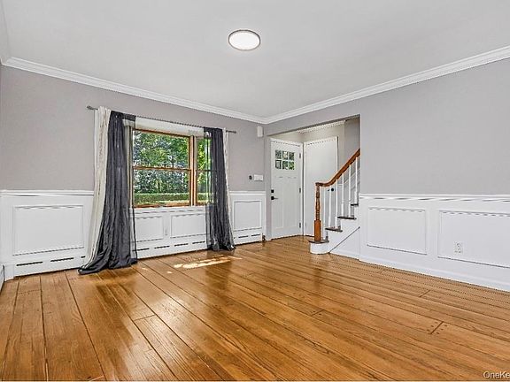 5th image of 9 Half Moon Pond Road
