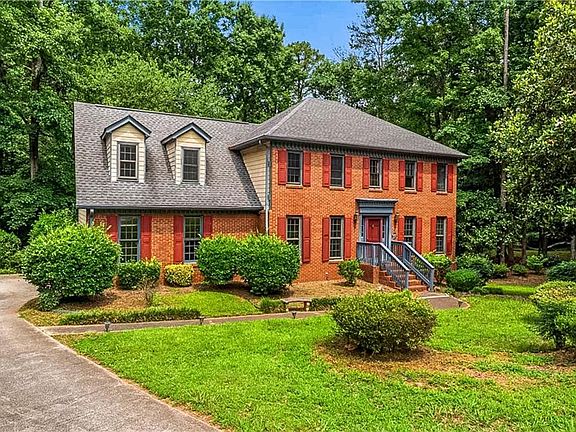 3rd image of 3331 Channing Ct