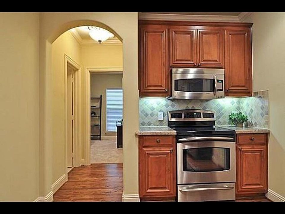2nd image of 3208 Daniel Ave APT A