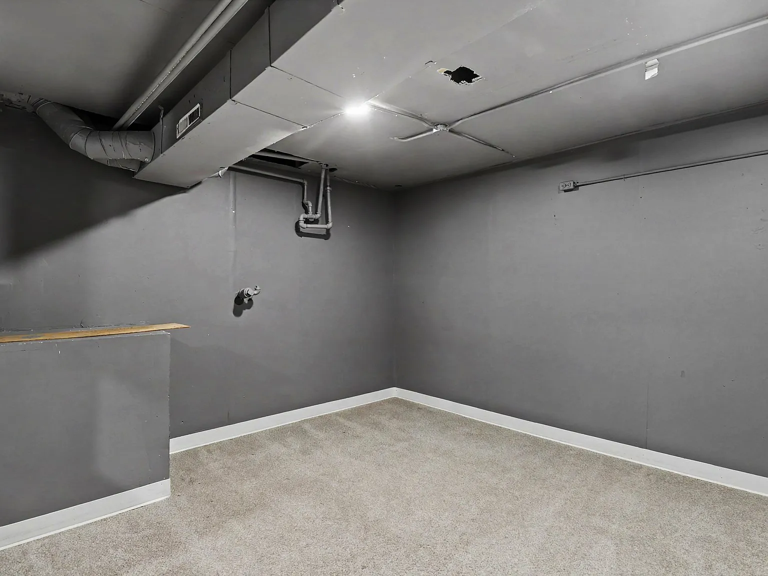 4 bed, 1900 sqft, $2,200 — Photo 2